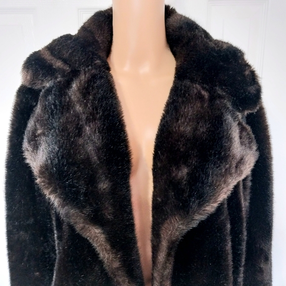 Benmor New York Faux Fur Coat, Size M - Picture 8 of 10